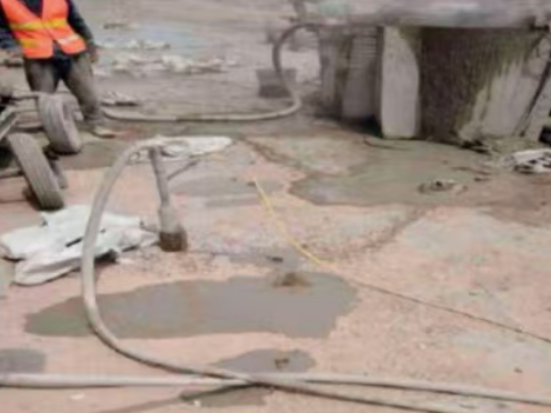 凤阳水泥混凝土路面板底注浆技术 路面脱空注浆整治方案